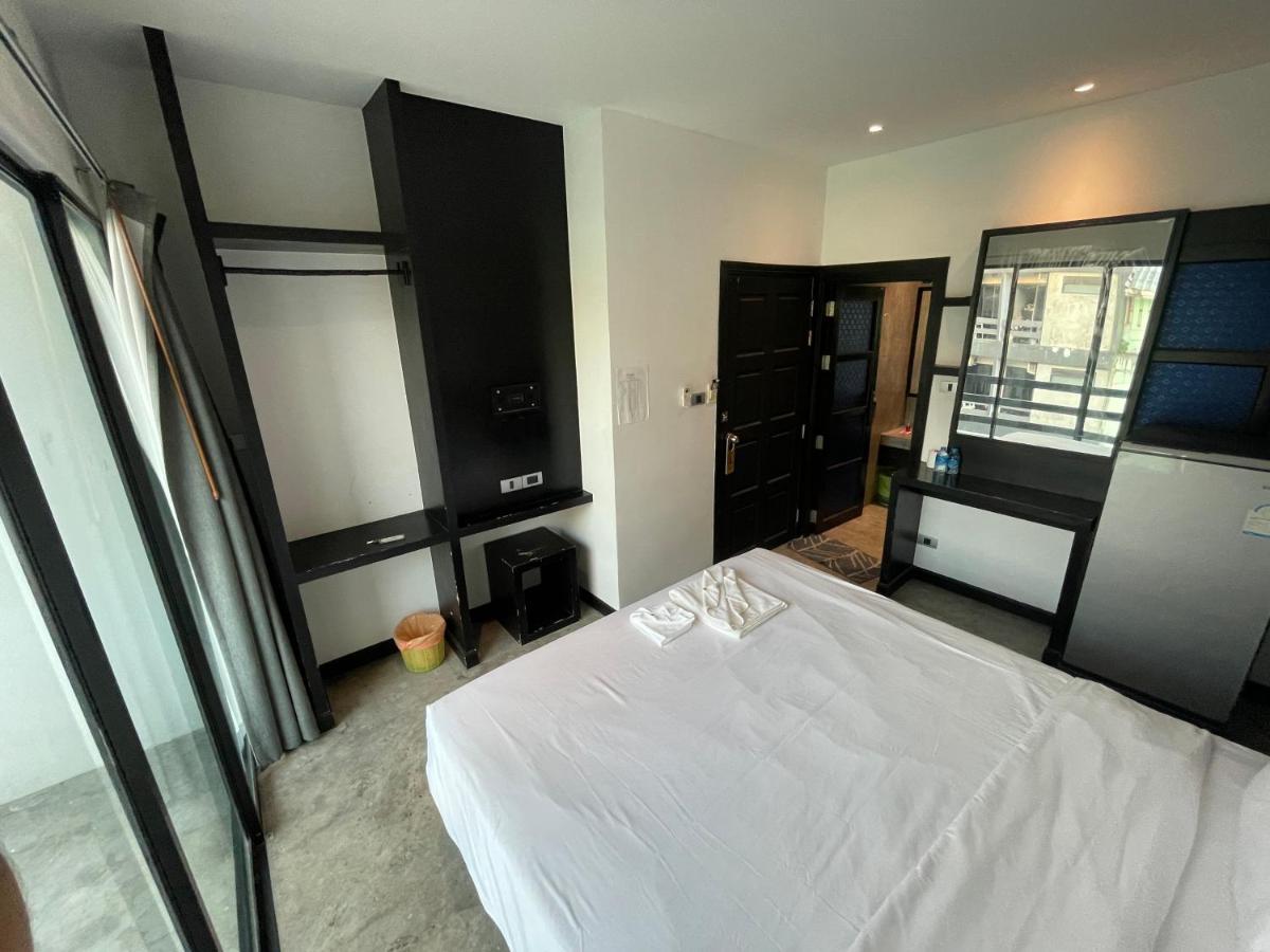 Islanda Hotel Patong ภายนอก รูปภาพ