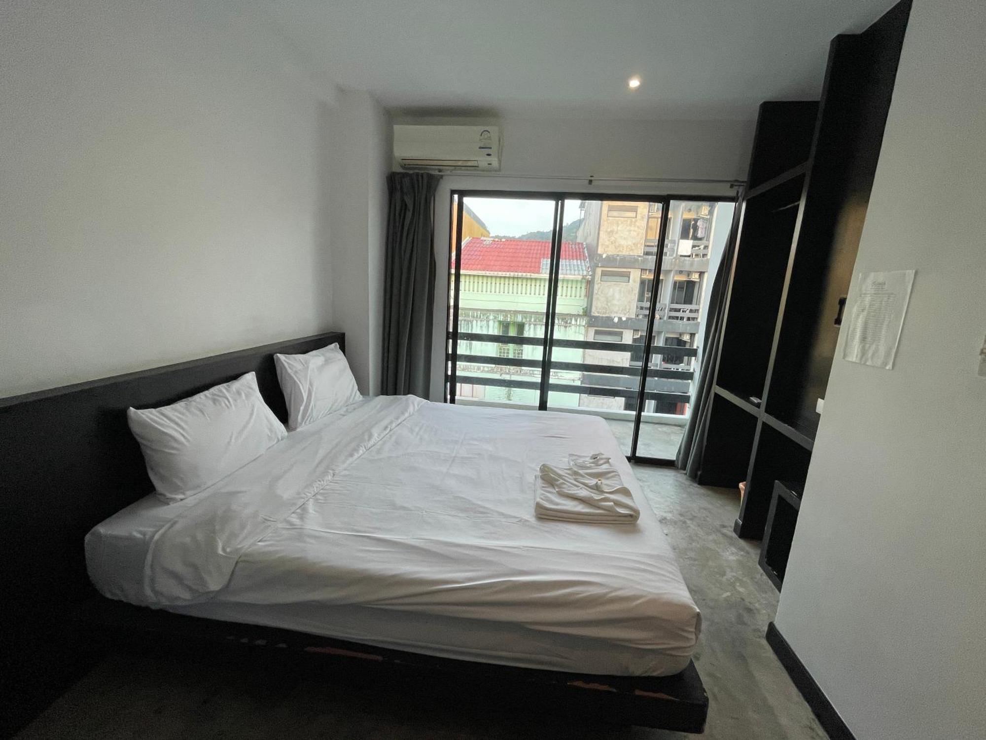 Islanda Hotel Patong ภายนอก รูปภาพ